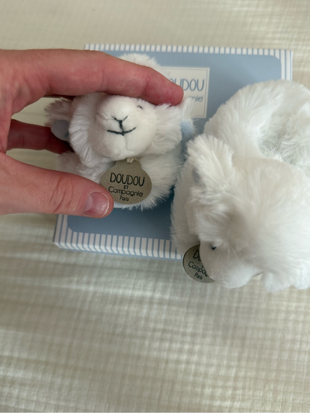 Doudou Et Compagnie Paris Lamb Rattle Bootie Slippers- Light Blue- NIB- Newborn - Picture 3 of 7